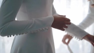 Kesinlikle beyaz elbise