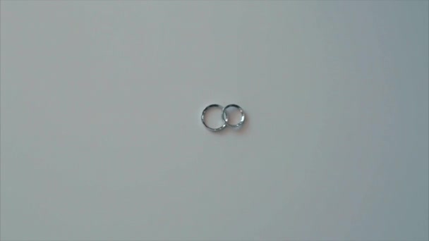 Wedding gold rings — Stock Video