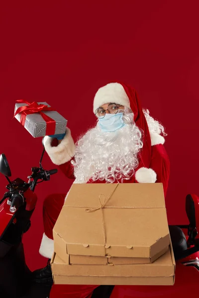 Père Noël Âgé Dans Masque Protecteur Gants Sur Une Moto — Photo