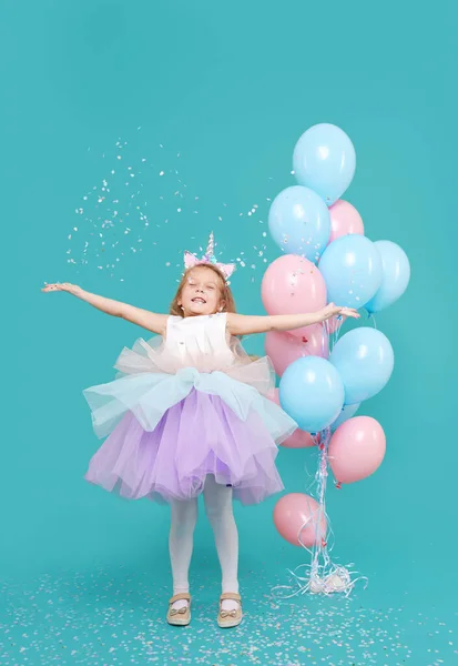 Jednorožkyně Radostné Dítě Dívka Elegantní Tulle Šaty Jednorožec Čelenka Slaví — Stock fotografie