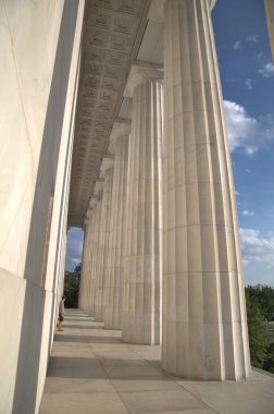 Abraham Lincoln Anıtı Sütunları