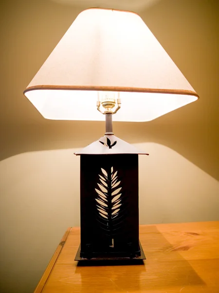 Illuminated Fern Pattern Lamp — Stock Photo, Image