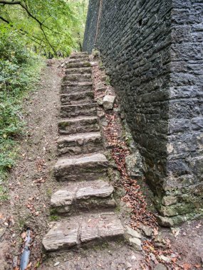 eski taş basamaklar