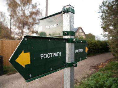 Yeşil patika işaretleri