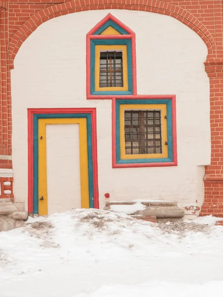 St Basils Katedrali arka kapı