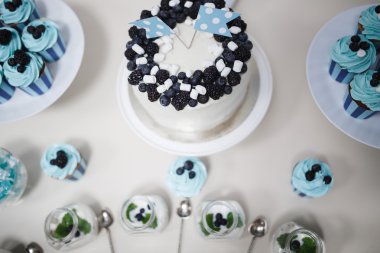 tatlı kutlama tatlı whute gri pasta mavi