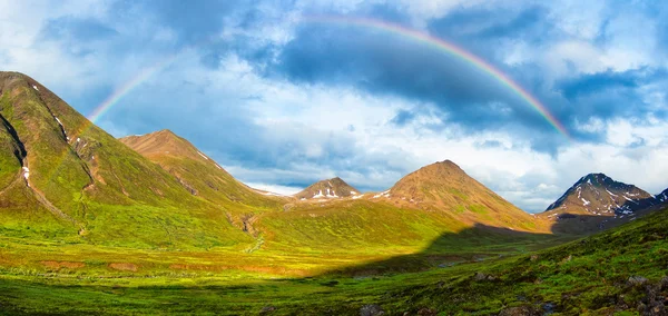 Rainbow over South Fork of Pass Creek — Stock Photo, Image