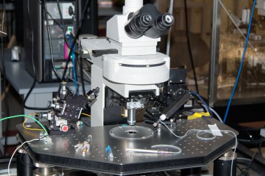 Mikroskop Elektrofizyoloji Laboratuvarı