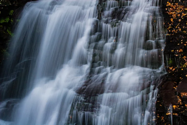 Hukot vodopádu Catskill — Stock fotografie