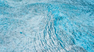 Alaska'da buzul crevasses