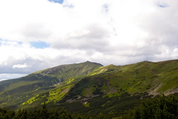 Karpat Dağları manzara, Ukrayna, Haziran