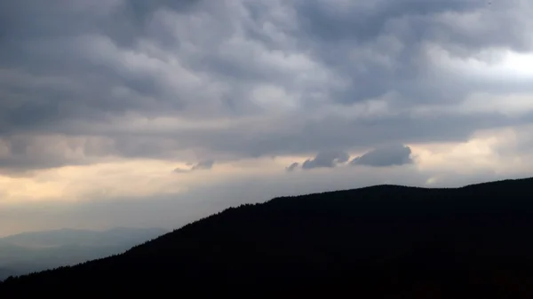 Karpat Dağları akşam