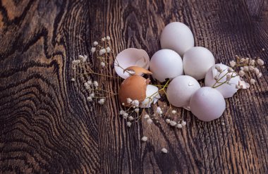 yumurta kabuk beyaz çiçekli