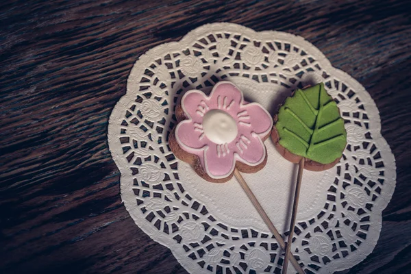Sweet pink flower. and green leaf — Stock Photo, Image