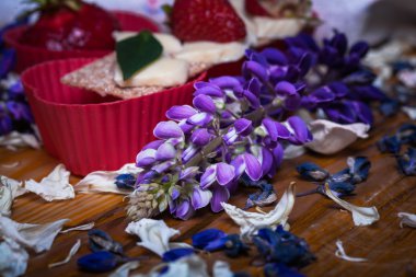 Çilek'ın sandviç. Pentals.Wood doku.