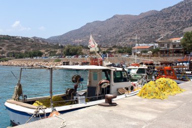 balıkçı tekneleri için yeni bir iş bekliyor Dock üzerinde