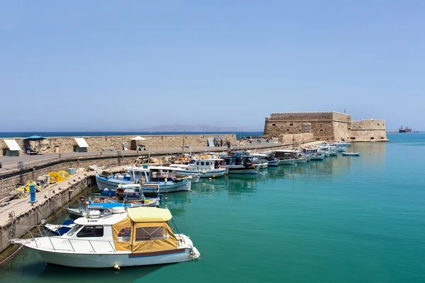 Marina tekne kentin ile