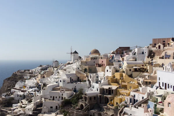 Santorini Adası - ünlü yel değirmenlerine görünümünü