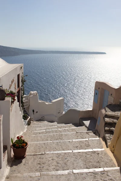 Isla de Santorini - Escaleras al mar Mediterráneo — Foto de Stock