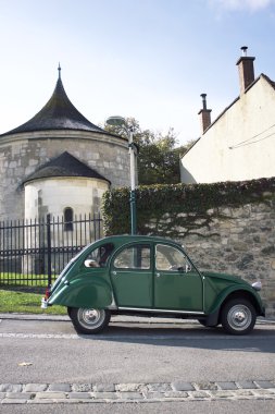 Avusturya, Hainburg 17 Ekim 2015: Zümrüt eski bir Citroen 2c
