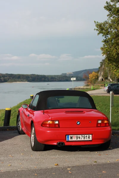 Austria, hainburg 17.10.2015: ein rotes bmw cabrio Stockbild