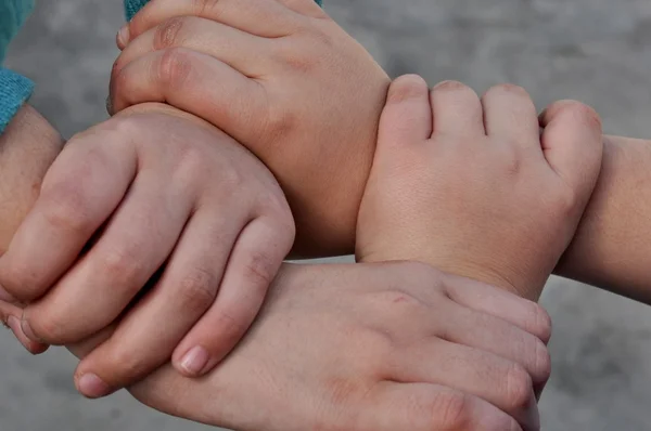 dört birleştirilmiş el