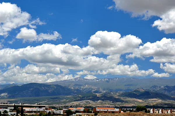 Paysage avec nuages — Photo