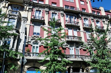 Yaz aylarında eski balkon