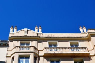 Yaz aylarında eski balkon