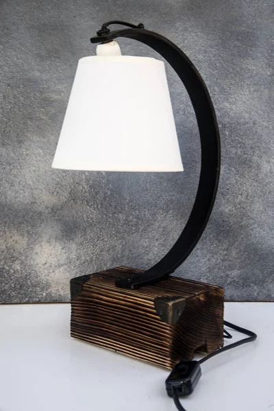 Lampada Tavolo Con Materiali Riciclati — Foto Stock