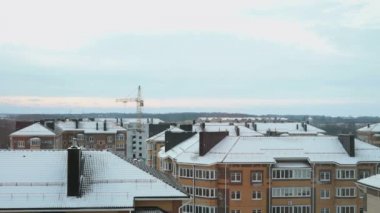 İnşaat vinç sabah çalışır. Timelapse