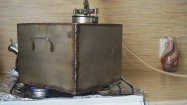 Evde kaçak içki yapma süreci