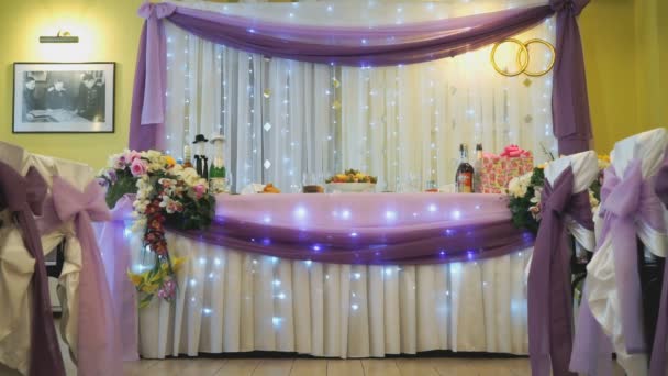 Decoração salão para casamento no restaurante — Vídeo de Stock