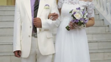 Gelin ve Damat Düğün salonunda duran