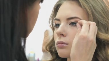 Kız için kirpik makyaj sanatçısı sopa