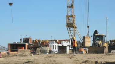 Oluşturucu için arka plan inşaat alanına gider