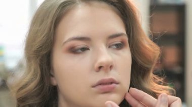 Güzellik salonunda güzel gelin telafi etmek