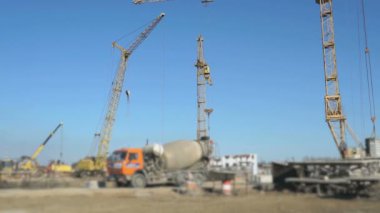 Teslimat kamyonu kullanarak site bina beton