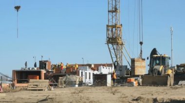 Oluşturucu için arka plan inşaat alanına gider