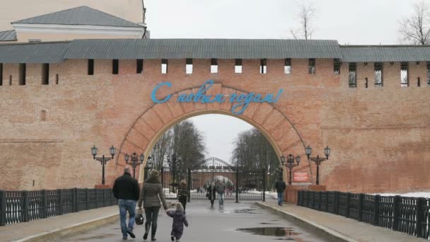 Menara tua Novgorod Kremlin, Veliky Novgorod, Rusia — Stok Video