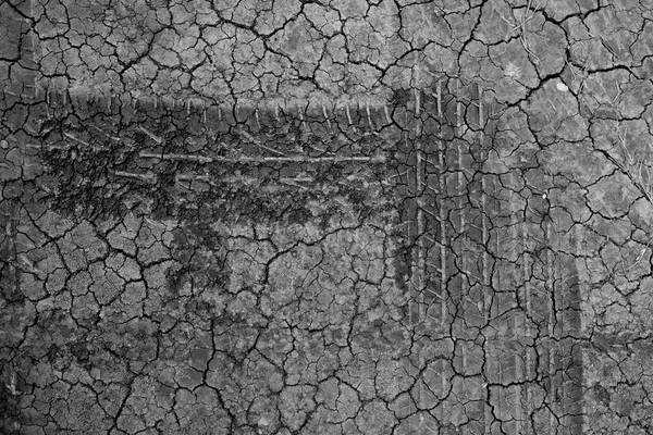 Lastik izleri kuru zemin duvar kağıdı