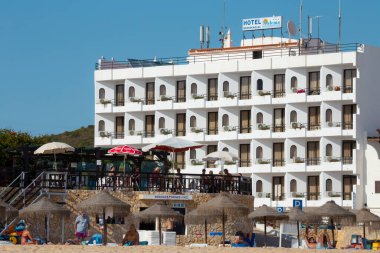 7 Ekim 2020, Salema Beach, Lagos, Algarve, Portekiz 'deki Residential Hotel Salema.