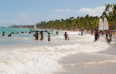 4 Kasım 2015, Tatillerde Bir Çok İnsan, Punta Cana, Dominik Cumhuriyeti.