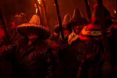 27 Eylül 2025, El Vtor, Mayorga. Bağlılık, ateş, tutku ve popüler gururu harmanlayan eşsiz bir gelenek. Ulusal Turizm Faizi Festivali ilan etti.