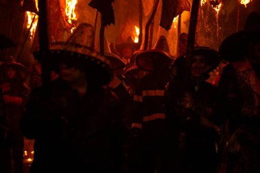 27 Eylül 2025, El Vtor, Mayorga. Bağlılık, ateş, tutku ve popüler gururu harmanlayan eşsiz bir gelenek. Ulusal Turizm Faizi Festivali ilan etti.