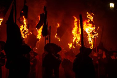 27 Eylül 2025, El Vtor, Mayorga. Bağlılık, ateş, tutku ve popüler gururu harmanlayan eşsiz bir gelenek. Ulusal Turizm Faizi Festivali ilan etti.