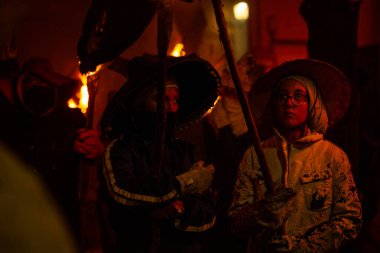 27 Eylül 2025, El Vtor, Mayorga. Bağlılık, ateş, tutku ve popüler gururu harmanlayan eşsiz bir gelenek. Ulusal Turizm Faizi Festivali ilan etti.