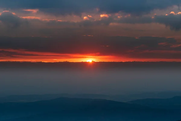 Amazing Sunrise Dark Clouds Snezka Hill Summit Krkonose Mountains Czech — Stock Photo, Image