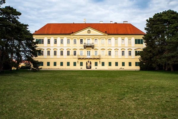 Schloss Valtice Aus Dem Öffentlichen Park Der Tschechischen Republik Der — Stockfoto