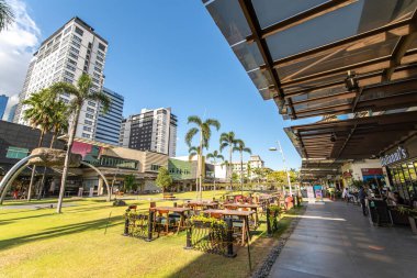 13 Mayıs 2021 Pazar günü Makati, Manila, Filipinler 'deki Bonifacio High Street' te